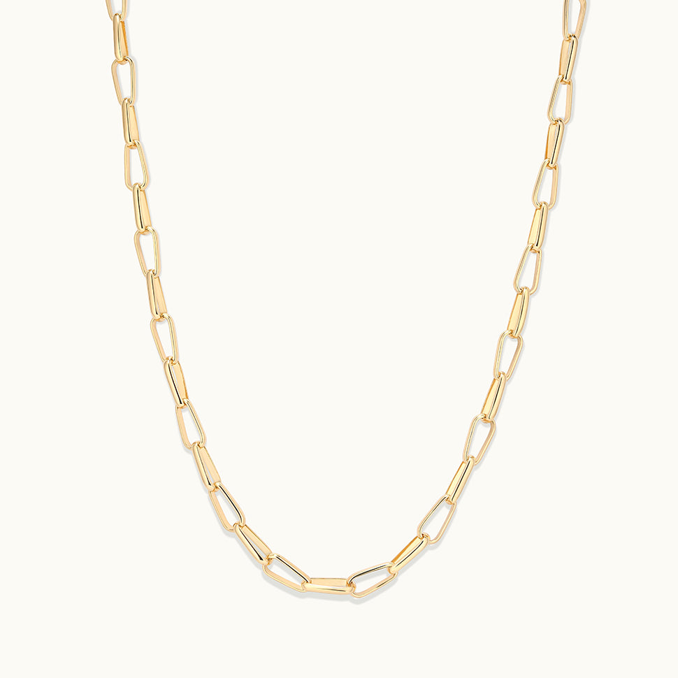 Curved clearance link chain