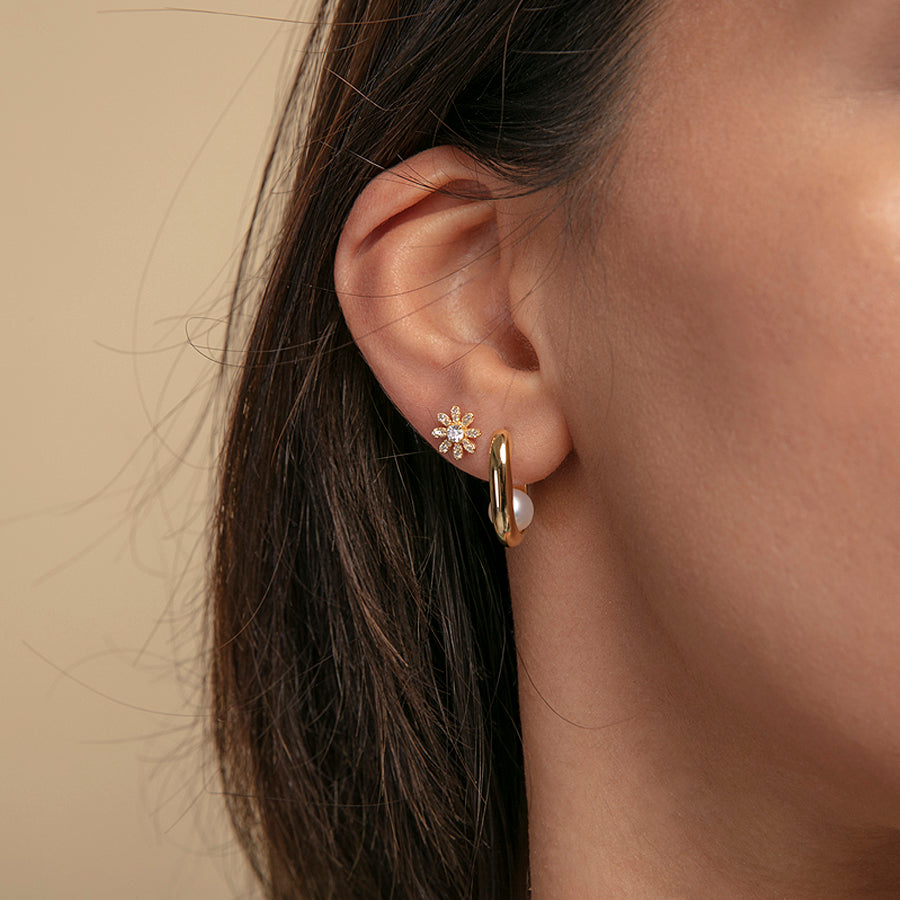 Gemstone Daisy Stud Earring, Flower Stud Earrings, Small Daisy Stud Earrings, Daisy Stud Earrings
