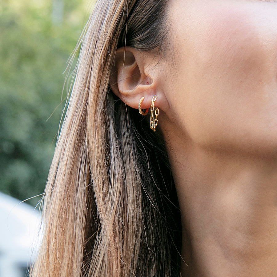 Dainty Chain Huggie Earring